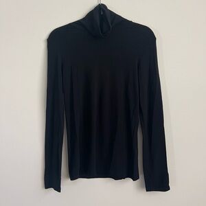 Majestic Maternity Turtle Neck. Size S. Excellent Condition.